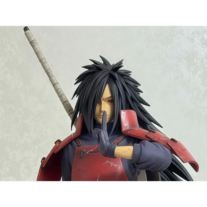 Figura Uchiha Madara - Naruto | Uchiha Madara con base luminosa LED 36cm