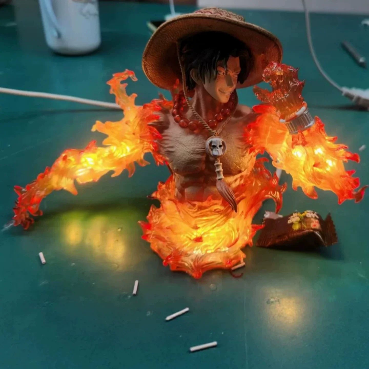 Figura Portgas D. Ace Luminosa - One Piece | Versión LED