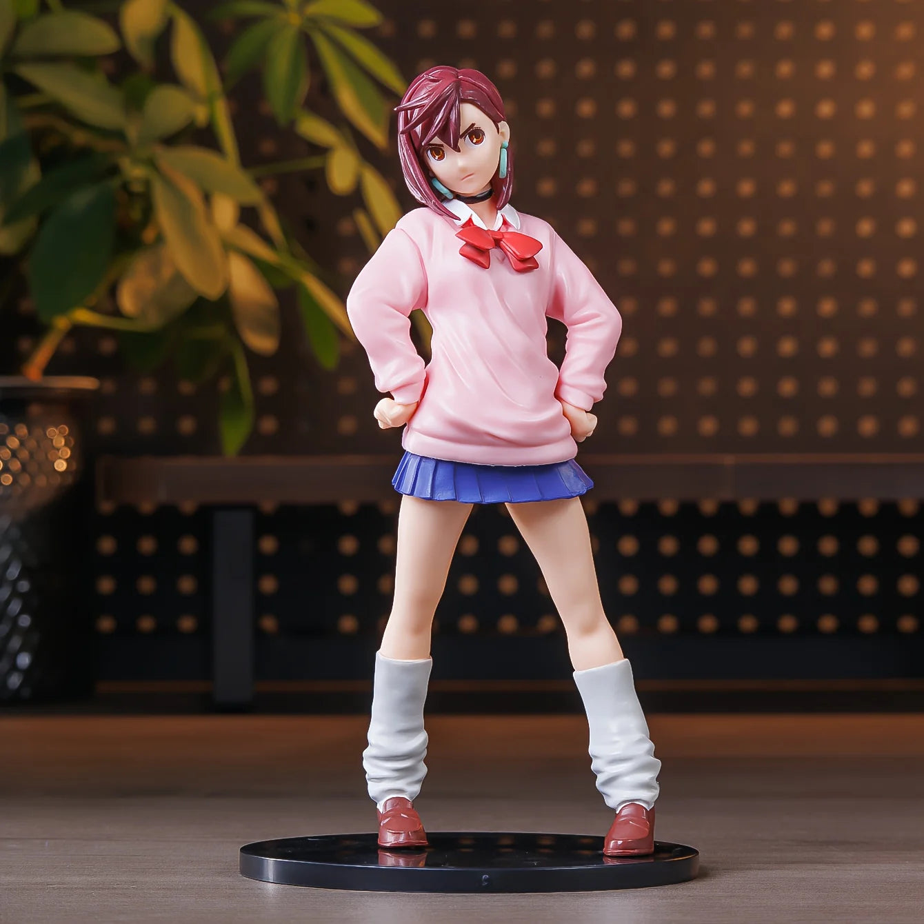Figura Momo Ayase - Dandadan | Momo Ayase, figura de chica fantasma con decoración