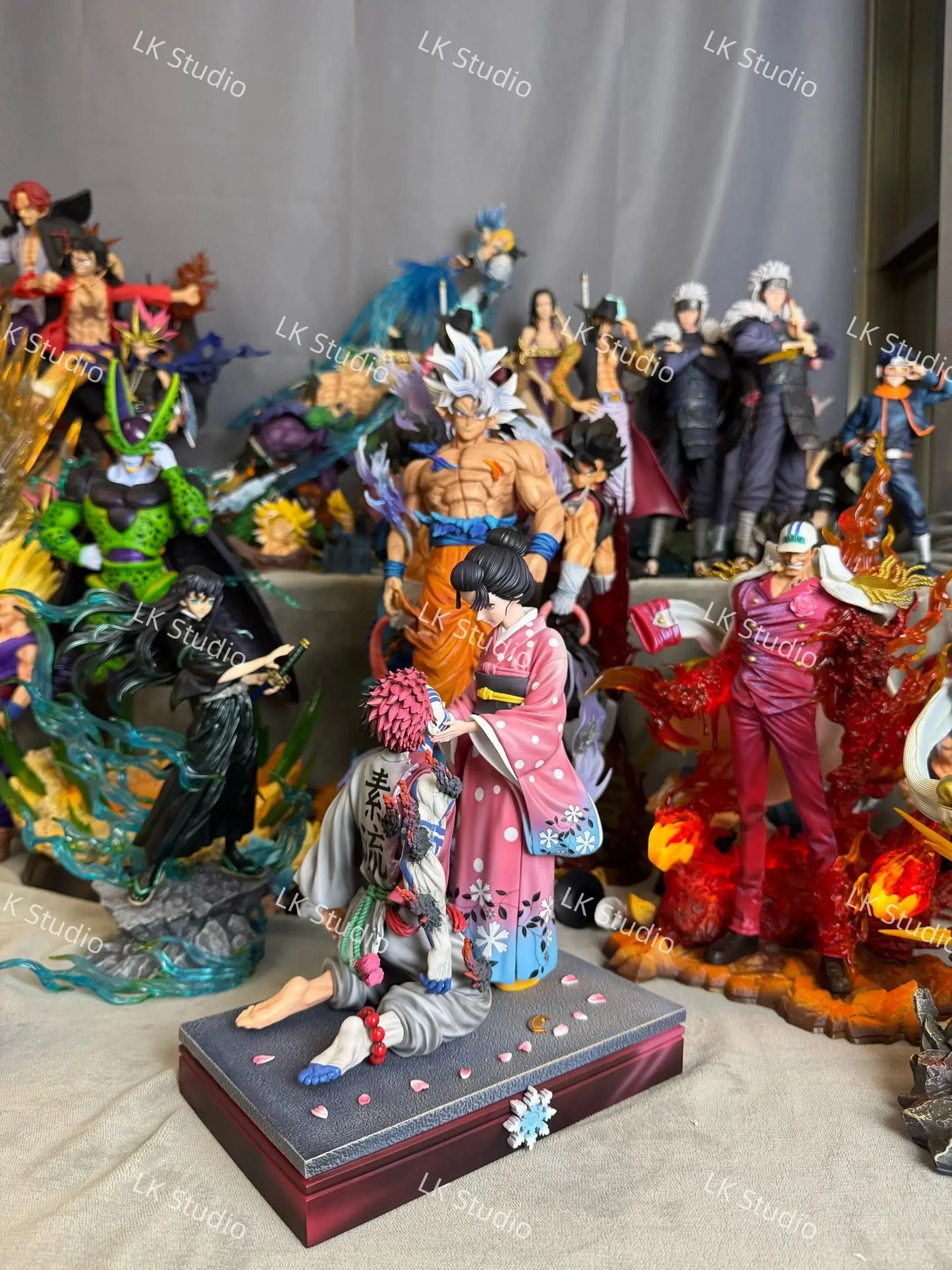 Figuras Akaza y Koyuki - Guardianes de la Noche | 27cm