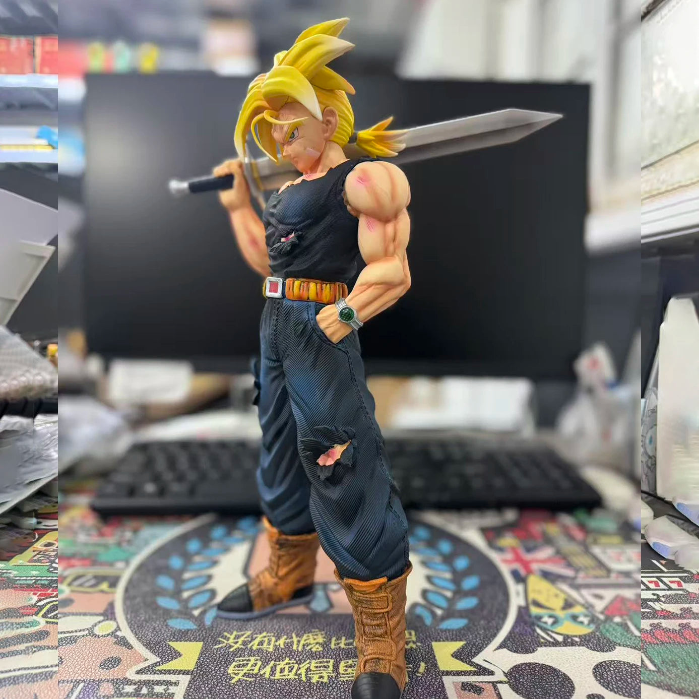 Figura Trunks del Futuro Super Saiyan - Dragon Ball Z | 32,5 cm