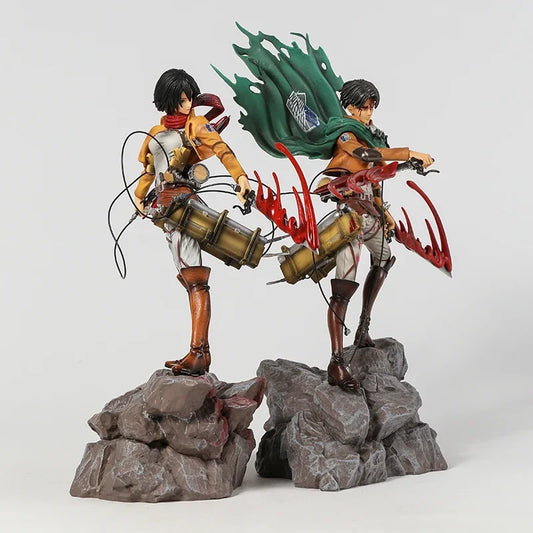 Figuras Levi y Mikasa - Attack on Titan | Versión Batalla 31-36cm
