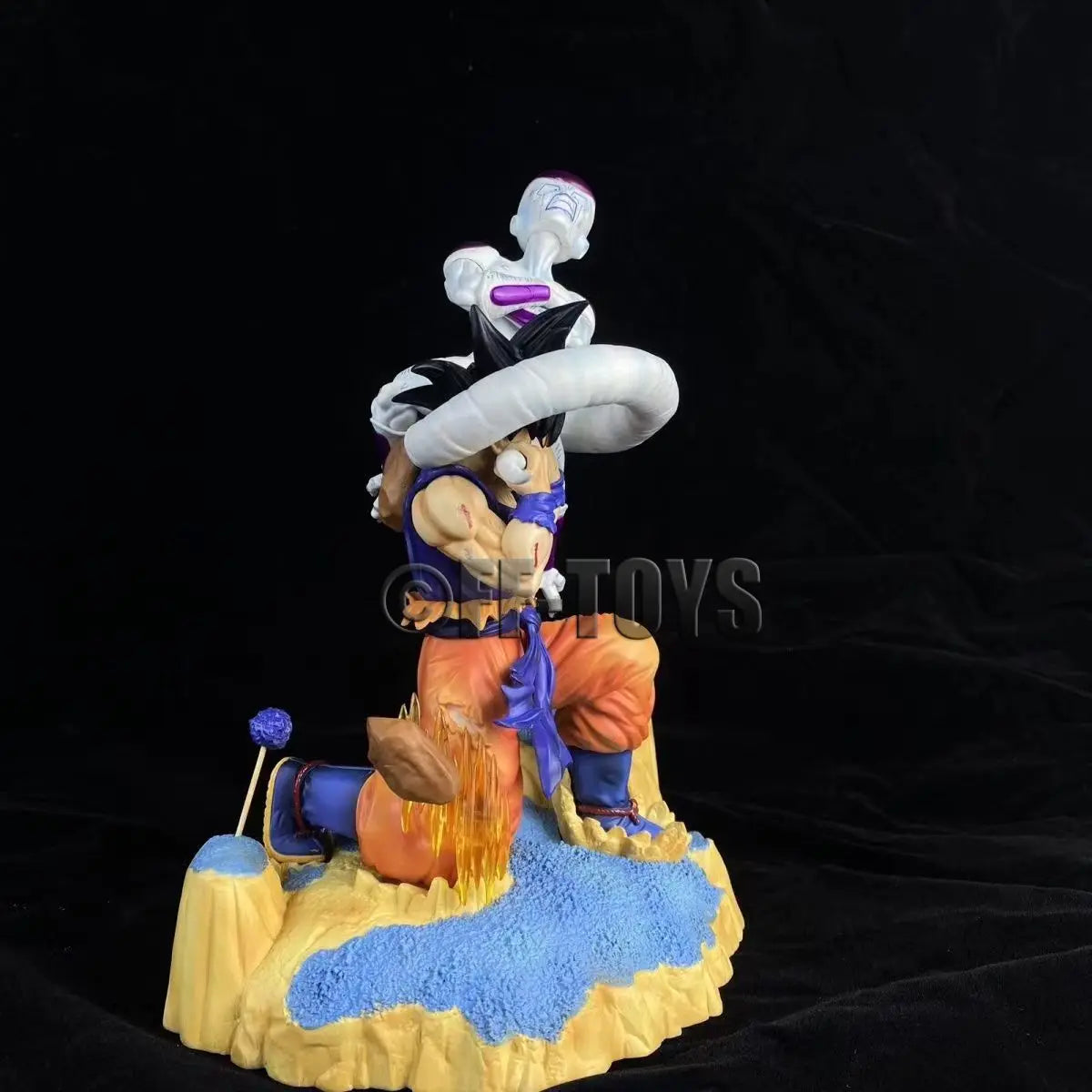Figura Son Goku vs Freezer - Dragon Ball Z | Escena Mordida 27cm