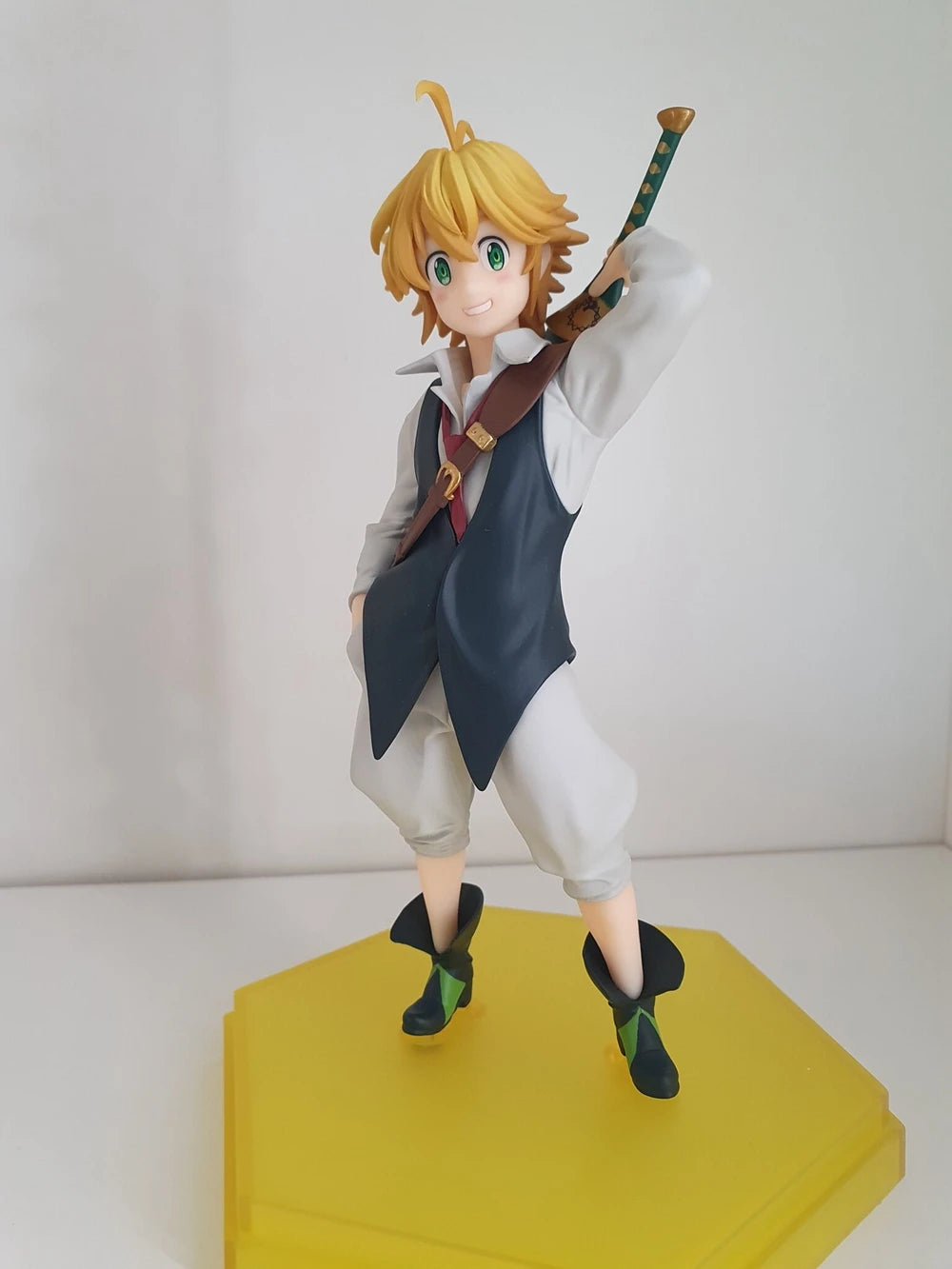 Figura Meliodas - Seven Deadly Sins | Meliodas, Capitán de los Siete Pecados Capitales, con espada 15cm