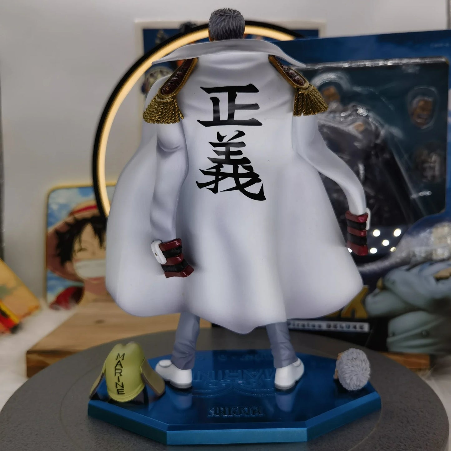 Figura Monkey D. Garp - One Piece | POP 3 Cabezas 26cm