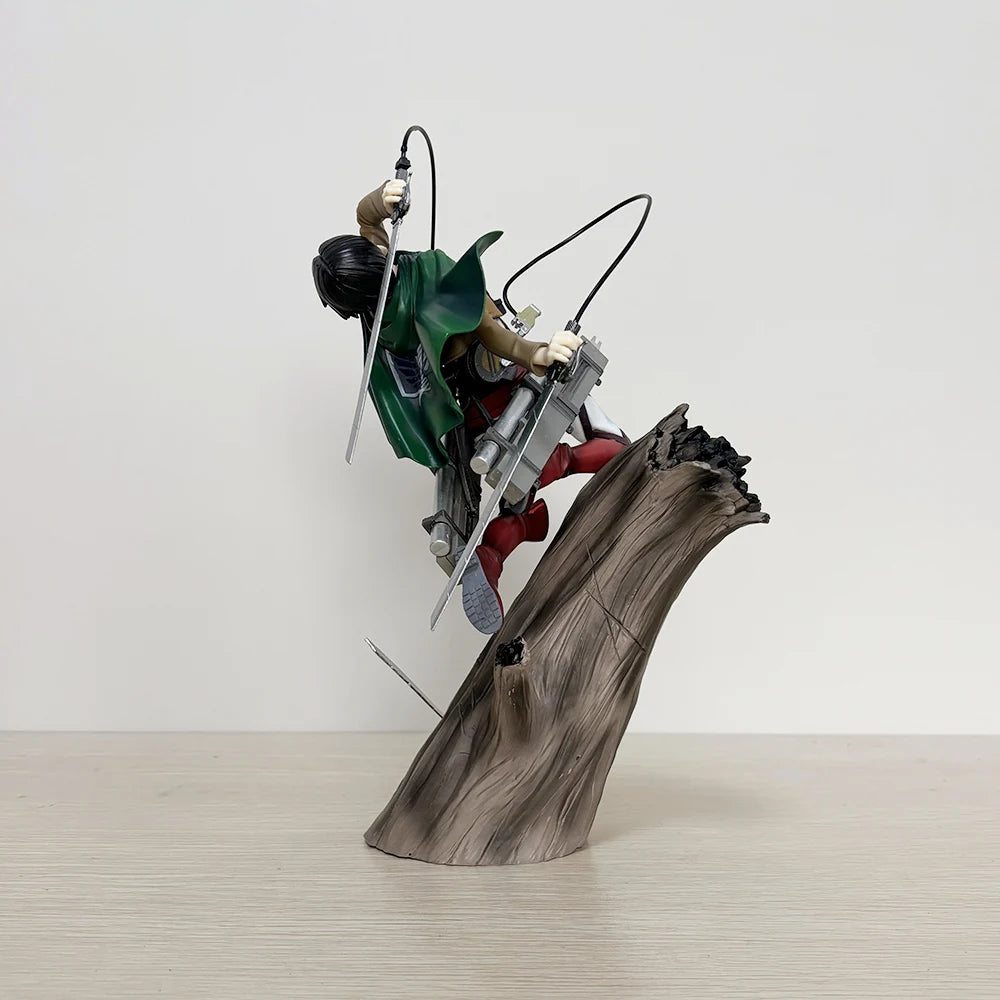 Figuras Levi y Mikasa Ackerman - Attack on Titan | Artfx J PVC